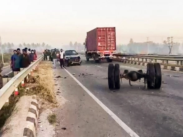India News | AP: Three Killed Due to Collision of Two Cars on National Highway Near Ernagudem