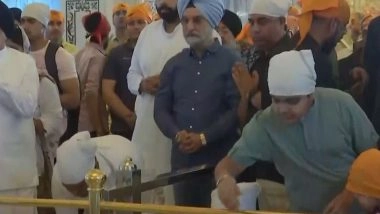 India News | Delhi LG Taranjit Singh Sandhu Performs Seva at Gurudwara Bangla Sahib