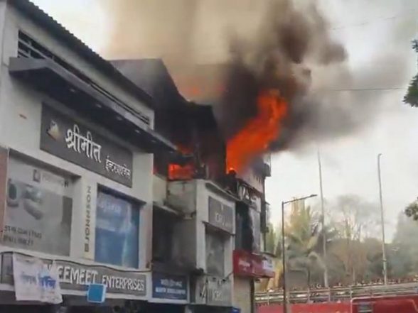 India News | Mumbai: Fire Breaks out at a Shop in Turbhe Sector 21 ...