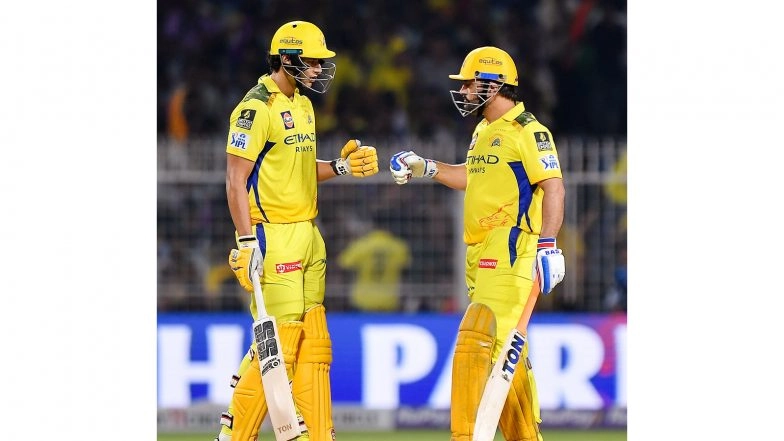 Sports News | MS Dhoni Honours T20 World Cup Winners Sanju Samson, Shivam Dube at CSK Event