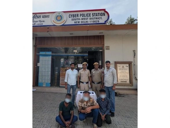 India News | Delhi: South-West District Cyber Police Bust Investment Fraud Racket; 11 Arrested