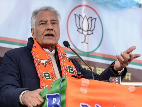 India News | Punjab BJP President Sunil Jakhar Urges CBI Probe in PWC Official Suicide Case