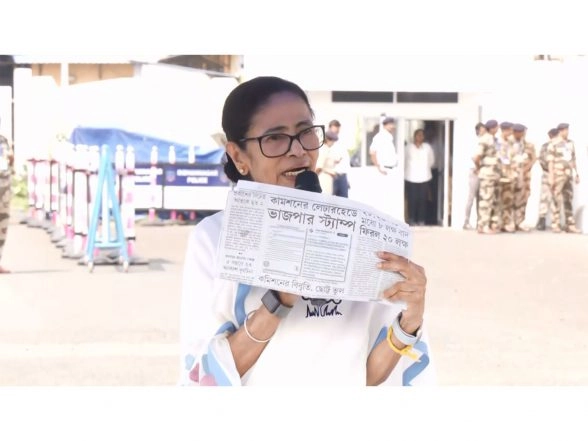 India News | "ECI-BJP Nexus Wants to Take Away People's Voting Rights:" CM Mamata Banerjee on SIR Process in West Bengal