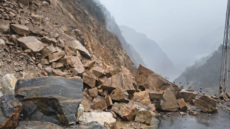 India News | Sikkim: 150-200 Tourists Stranded in Chungthang After Multiple Landslides