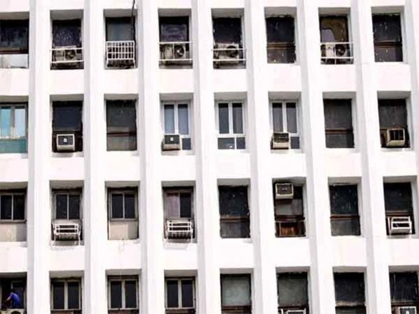 Business News | LPG Shortage Hits Indian AC Industry as Production Costs Surge: Nuvama Report