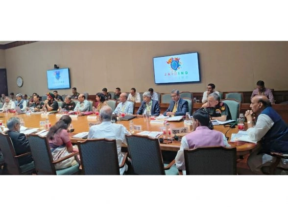 India News | Defence Minister Rajnath Singh Chairs Parliamentary Consultative Committee Meeting for MoD on Border Roads Organisation