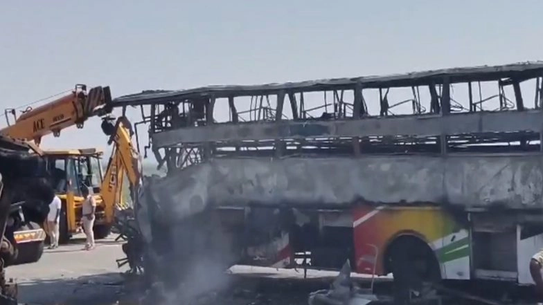 India News | Death Toll Rises to 14 in Andhra Pradesh Bus Accident