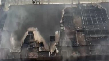 India News | Uttar Pradesh: Fire Breaks out at Vishal Mega Mart in Noida, No Casualties