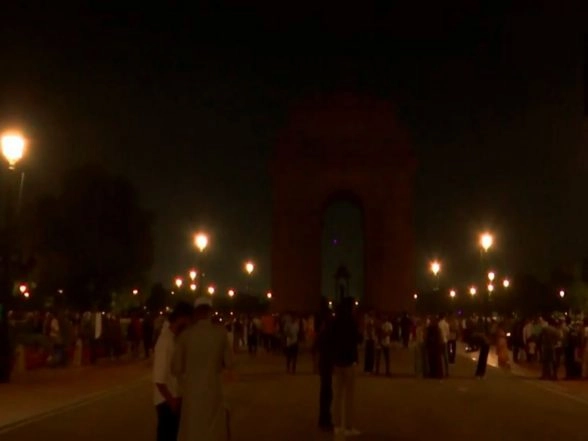 Entertainment News | Cities Across India Observe Earth Hour Today by Switching off Lights to Conserve Energy