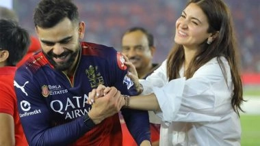 Entertainment News | Virushka Moment! Virat Kohli Blows Flying Kiss to Anushka After RCB's 6-wicket Win Win over SRH