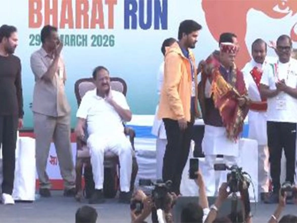 India News | Hyderabad: Former VP Venkaiah Naidu, G Kishan Reddy Participate in 'Yuva Bharat Run'