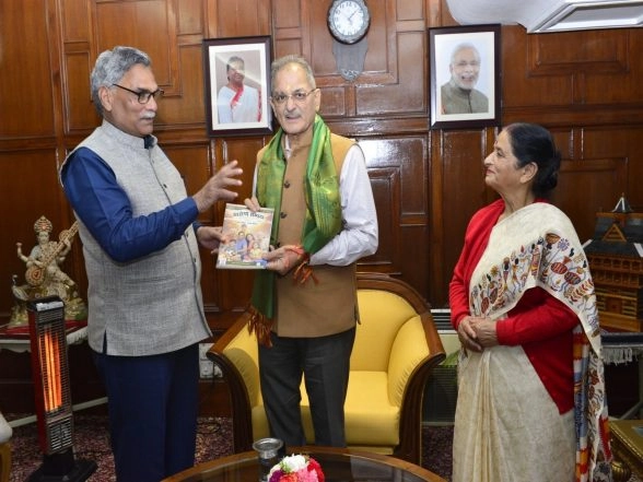 India News | Himachal Pradesh Governor Kavinder Gupta Interacts with Senior Citizens in Shimla