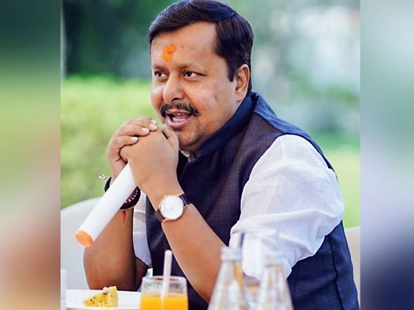 LatestLY - Politics - News Image