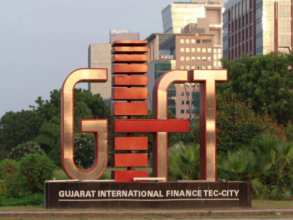 Business News | GIFT City's IFSC Banking Assets Surge over 7x in Five Years, Cross USD 106 Billion