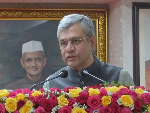 Business News | DGCA-Gati Shakti Vishwavidyalaya MoU to Boost Aviation Talent Development in India: Ashwini Vaishnaw