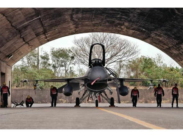 World News | Taiwan Detects 1 Chinese Sortie, 6 Vessels, 1 Ship Around Itself