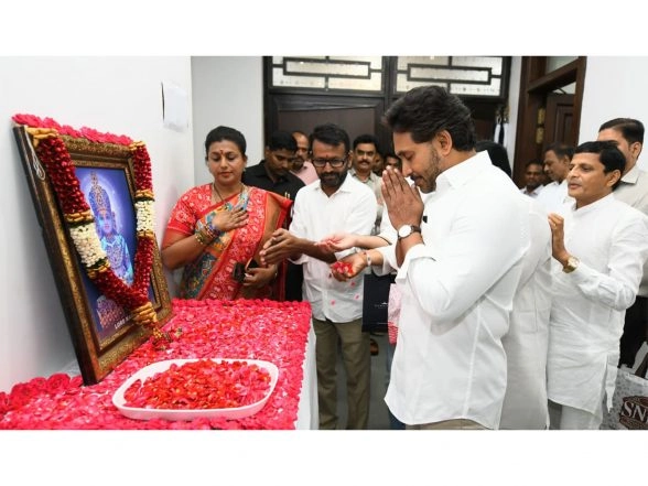 LatestLY - Politics - News Image