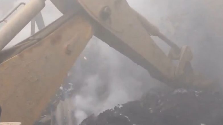 India News | Uttar Pradesh: Fire Breaks out at Cloth Warehouse in Moradabad