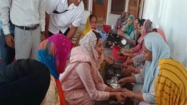 Entertainment News | Priyanka Chopra Offers Prayers, 'Seva' at Golden Temple