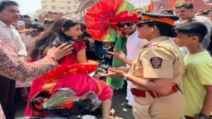 social-viral-Gauri More Stopped by Mumbai Police During Gudi Padwa Bike Ride at Girgaon; Video Goes Viral