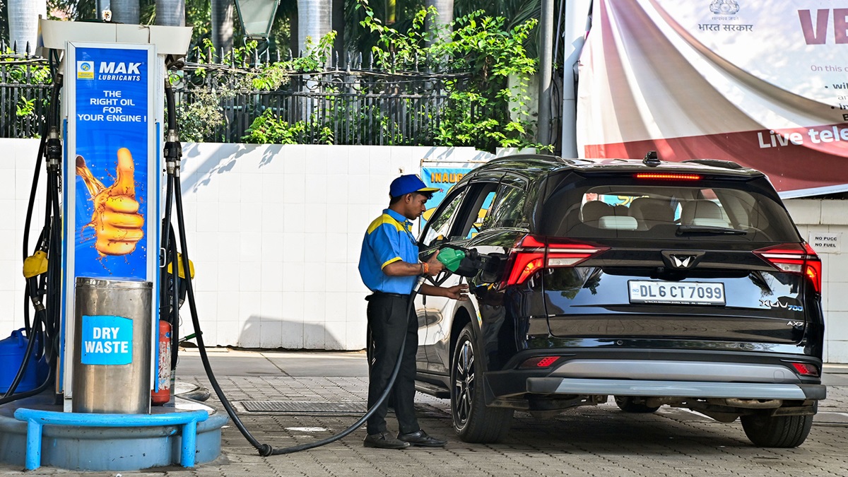 Govt Cuts Excise Duty on Petrol to INR 3 From INR 13, Diesel to Zero From INR 10 Amid Middle East Tensions; Windfall Tax at INR 21.5 per Litre | 📰 LatestLY