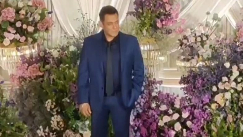 Eesha Barjatya Wedding Reception: Salman Khan Reunites With &lsquo;Hum Aapke Hain Koun&rsquo; Cast at Veteran Filmmaker Sooraj Barjatya&rsquo;s Daughter&rsquo;s Bash (Watch Video)