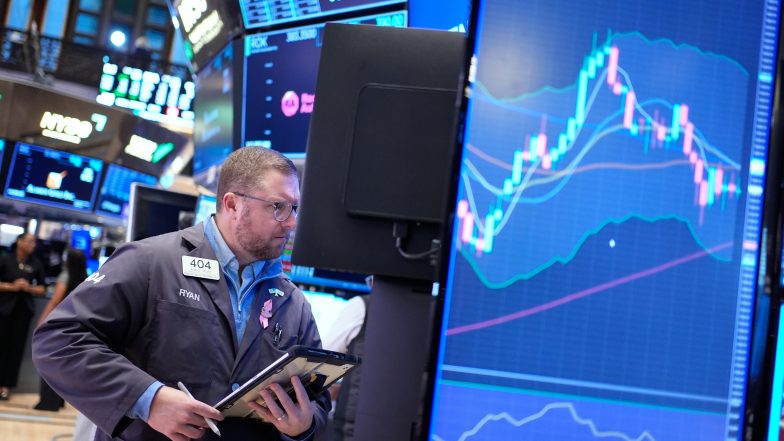 World Shares Are Mixed and Oil Continues to Climb