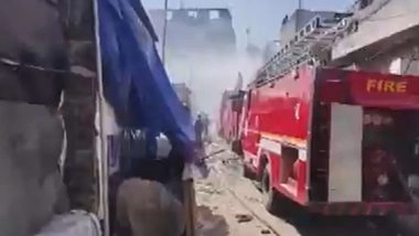 Delhi Fire: 17-Year-Old Girl Killed As Massive Blaze Erupts at Rithala’s Bangali Basti; FIR Registered (Watch Videos)