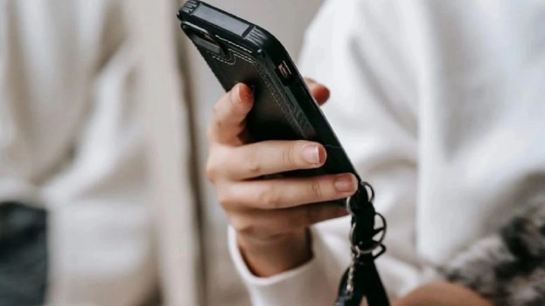 Dombivli Shocker: School Trustee&rsquo;s Son Sends Obscene Messages, Demands S*xual Favours From Teacher in Maharashtra's Thane