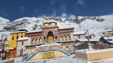 Uttarakhand: Heavy Snowfall in Chamoli, Shri Badrinath Dham Wrapped in Thick Blanket of Snow