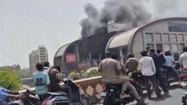 Kota Mall Fire: Massive Blaze at City Mall on Jhalawar Road, 12 Fire Tenders Deployed as Smoke Engulfs Building (Watch Video)