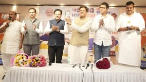 auto-Piyush Goyal Launches Bharat Taxi Onboarding Initiative in Mumbai, Promises Zero Commission and INR 5 Lakh Insurance for Drivers