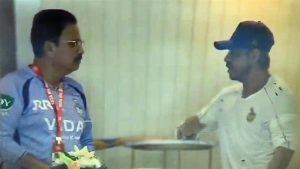 sports-IPL 2026: Shah Rukh Khan’s Intense Chat With KKR CEO Venky Mysore During KKR vs PBKS Clash Rain Delay Goes Viral (Watch Video)