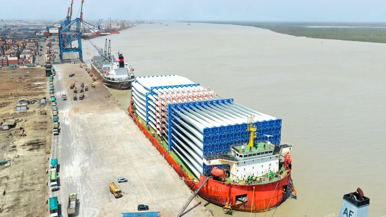 India News | Gujarat: Kandla Port Sets Record Handling 1,67,675 CBM Wind Turbine Blades