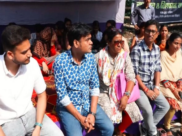 India News | West Bengal: TMC Launches Indefinite Protest Near CEO Office over Form 6 Row in Kolkata