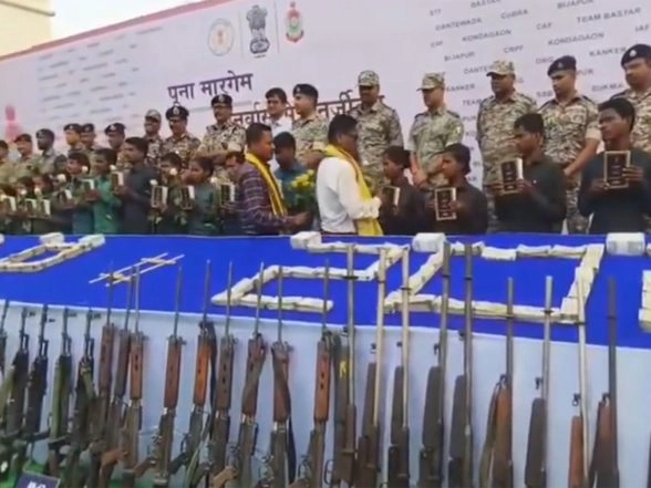 India News | Chhattisgarh: 25 Naxals Surrender in Bijapur; Arms, Cash, Gold Recovered