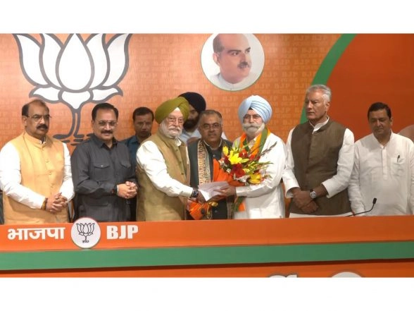 India News | Senior Advocate HS Phoolka Formally Joins the Bharatiya Janata Party