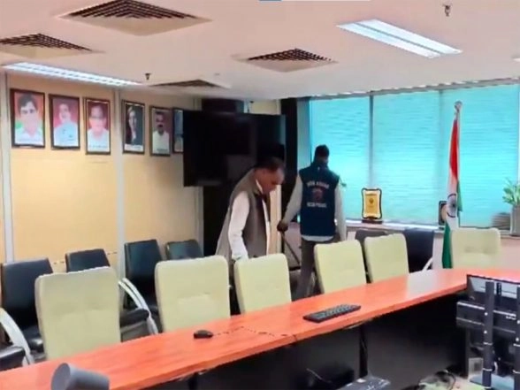 LatestLY - Politics - News Image