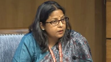 Business News | Oil Companies Making Loss of Rs 24/litre on Petrol, Rs 104 on Diesel as Crude Above USD 100; Govt Holds Pump Prices Steady