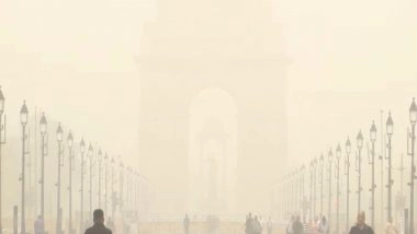 India News | Delhi-NCR Engulfed in Thick Dust as Visibility Drops; IMD Predicts Light Rain, Cloudy Sky