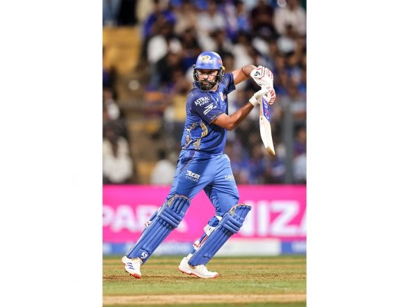Sports News | MI Coach Mahela Jayawardene Credits Rohit Sharma for Working on His Fitness Level