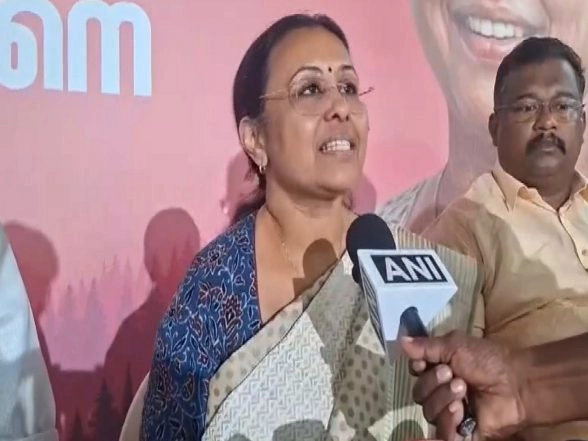 India News | 'No Woman Should Be Subjected to Cyber Harassment': Kerala Minister Veena George Files Complaint with Chief Electoral Officer over Cyber Attack