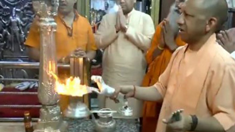 India News | UP CM Yogi Adityanath Offers Prayers at Kaal Bhairav Temple in Varanasi