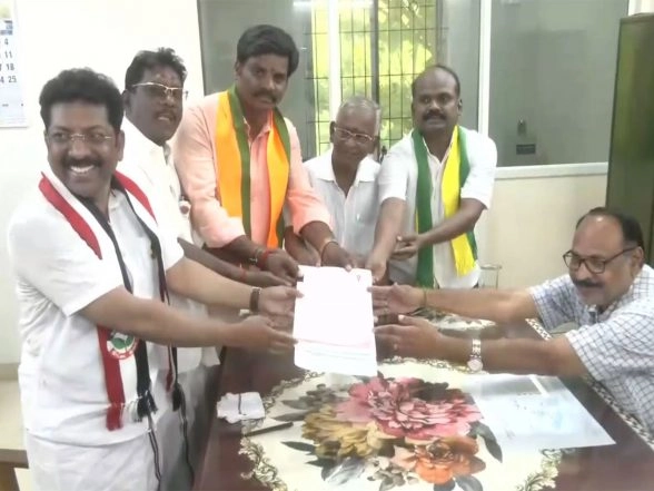 India News | Real ₹5 Doctor, Not a ₹250 Crore Actor': Saravanan Targets Vijay in Campaign Speech