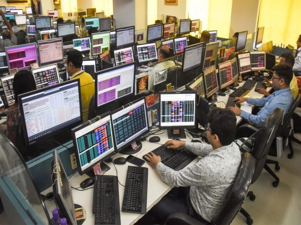 Business News | FPI Sell-off Continues in April; March Outflows Hit Record Rs 1.17 Lakh Crore: NSDL Data