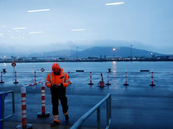 World News | Marooned Crew in Persian Gulf Plea for Aid Amid Dwindling Food, Freshwater