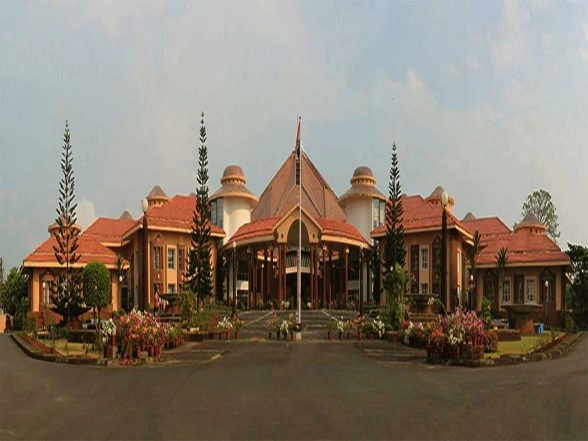 LatestLY - Politics - News Image