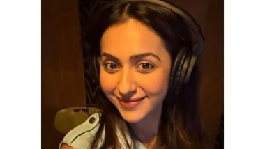 Entertainment News | Rakul Preet Singh Gives a Glimpse of Her Dubbing Session for 'Pati Patni Aur Woh Do'