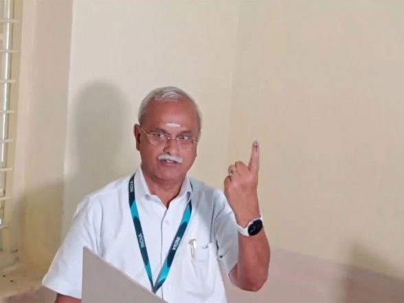 India News | Puducherry: Congress' Vaithilingam Casts Vote, Says Confident of Forming Govt