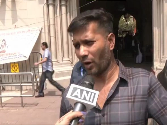 India News | BJP MLA Ashok Dinda's Associate Detained with Cash, Gold in West Bengal